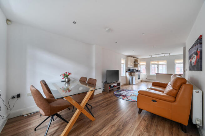 1400186-3-696907a...