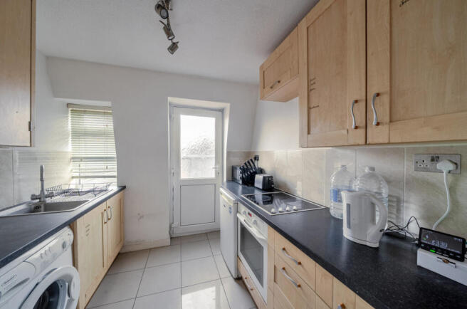 1404451-10-697741...