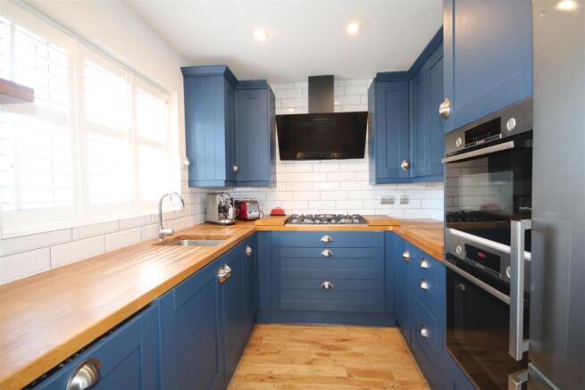 Kitchen a.JPG
