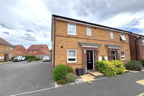 Viney Close, Hook, Hampshire, RG27