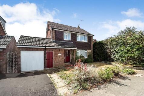 St. Johns Close, Hook, Hampshire, RG27