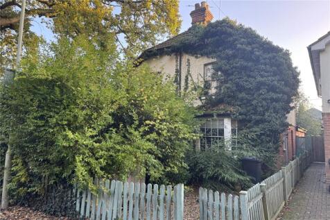 Dilly Lane, Hartley Wintney, Hook, Hampshire, RG27