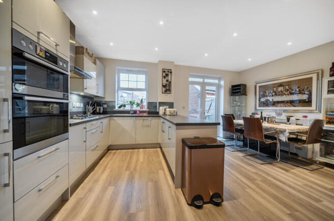 1384794-13-6926d9...