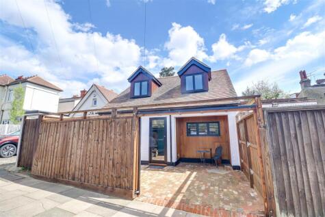 Detached Coach House, Westcliff-on-Sea