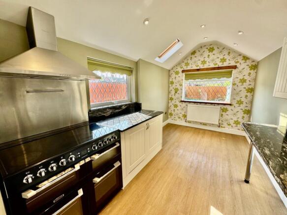Kitchen / Breakfast Area