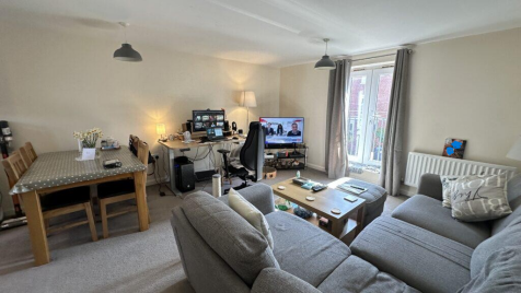 Falcon Crescent, Queens Hill