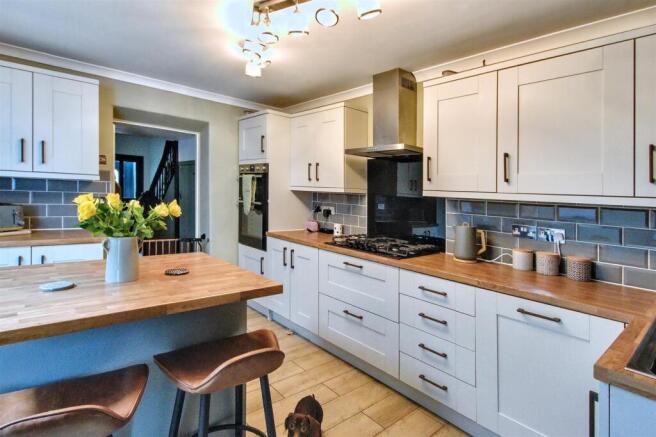 kitchen/dining room