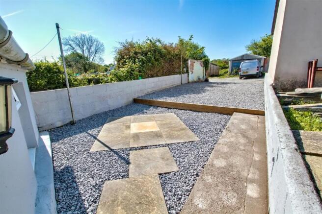 garden/parking