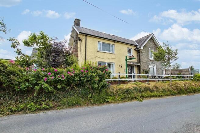 Front view of property