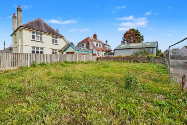 Plot potential/Additional garden area