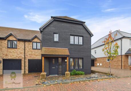 Oakleigh Grove, Cliffe Woods, Rochester, ME3 8GY