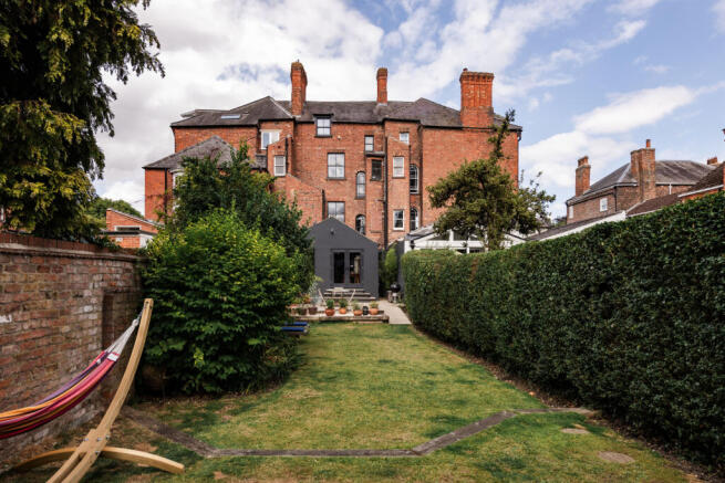 299298 - 3 New Walk 91.jpg