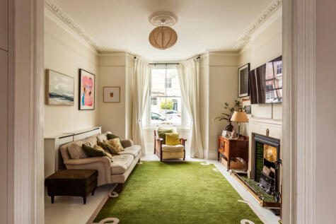 Derwent Grove, London SE22