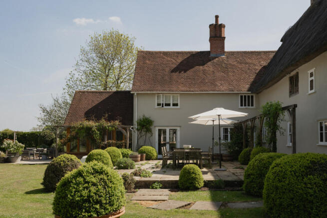 280904 - Nine Elms, Ringshall (exteriors)-11-2.jpg