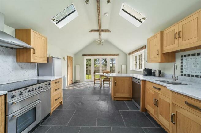 KITCHEN DINING ROOM