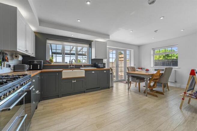 Kitchen/Dining
