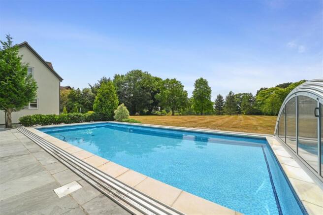 SWIMING POOL