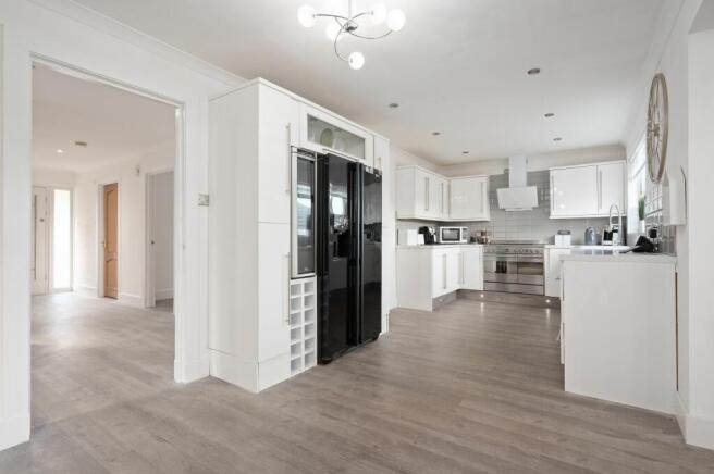 Kitchen / Dining Area