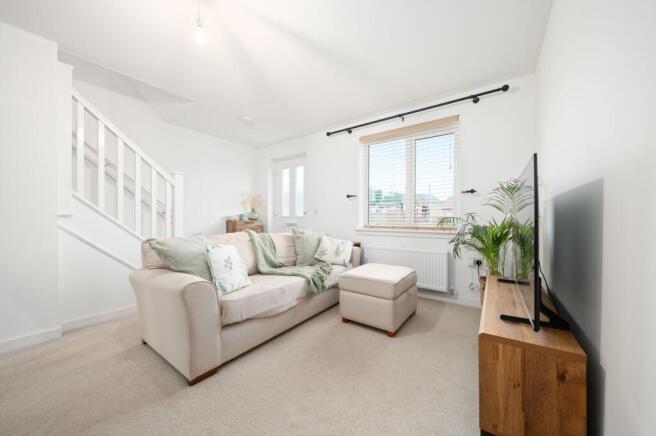 Lounge/Dining Area