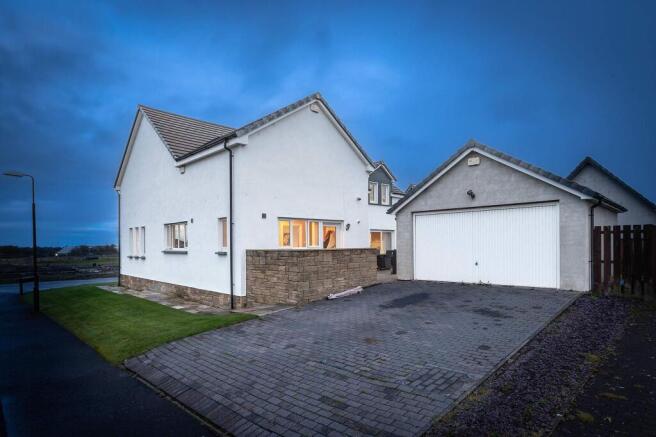 Garage/Driveway