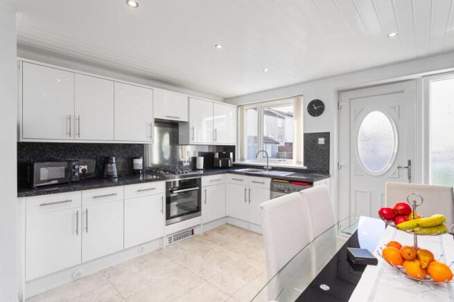 Kitchen/Dining Area