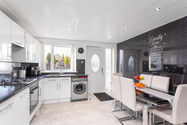 Kitchen/Dining Area