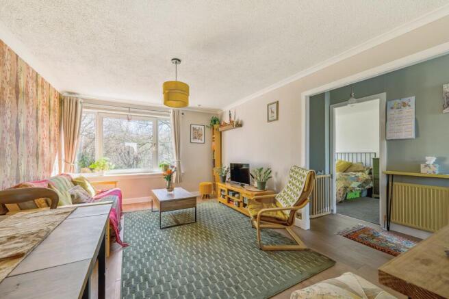 Lounge / Dining Area