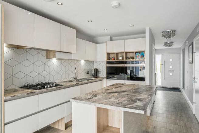 Kitchen / Dining Area
