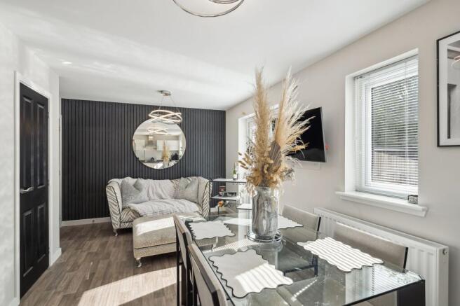 Kitchen / Dining Area