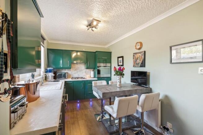Kitchen / Dining Area
