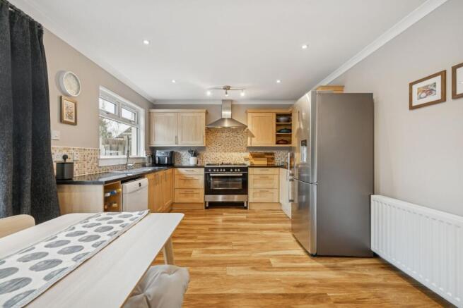 Kitchen / Dining Area
