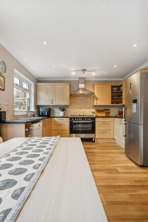 Kitchen / Dining Area