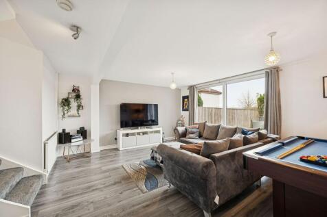 Hazel Grove, Livingston, EH54