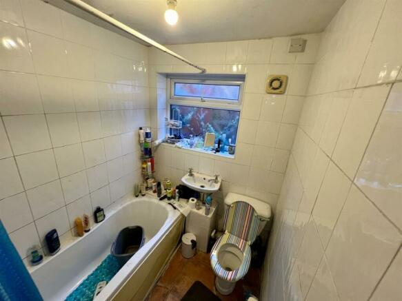Bathroom_Dingle_Grove.jpg