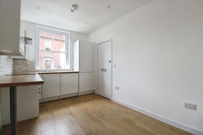 Living space/kitchen