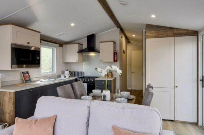 2 Bedroom Caravan For Sale In Widemouth Bay Caravan Park, Poundstock 