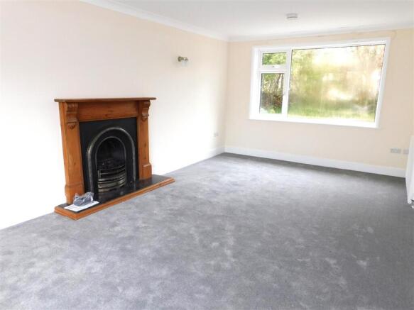 67 Seaton Down Lounge.JPG