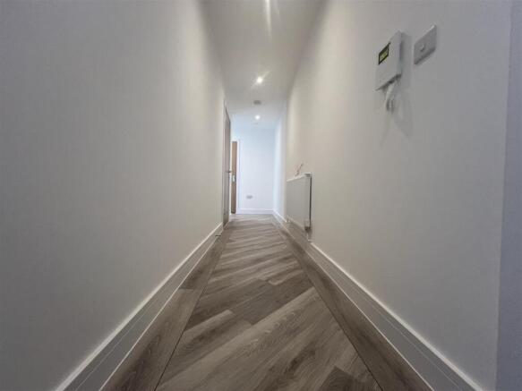 27A Entrance Hall.jpg
