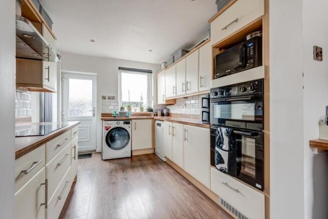 42MonterneyCrescent(Interior)-9.jpg