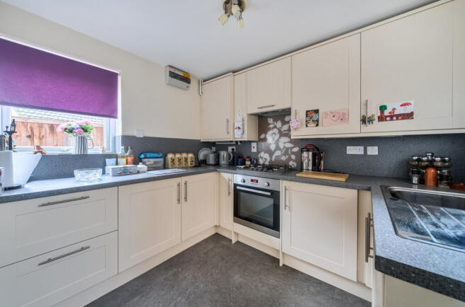 1383293-8-692456e...