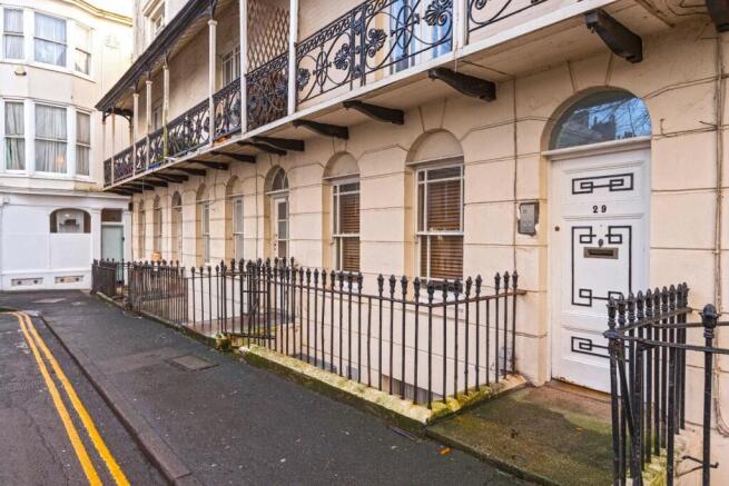 Russel sq_1.jpg