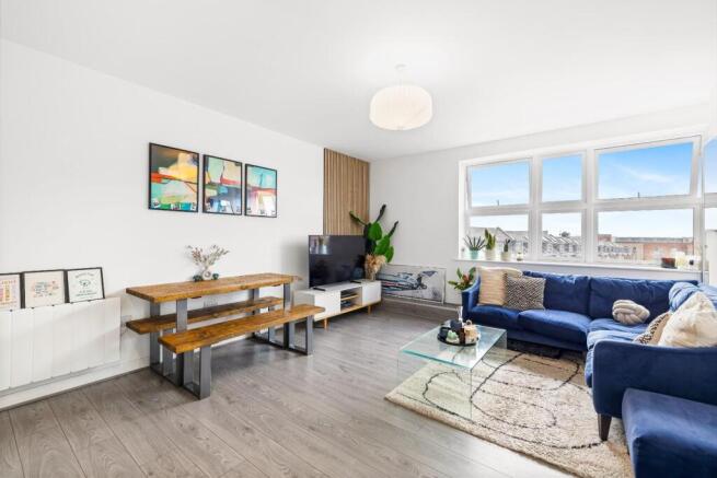 Flat 23, The Pinnacle Full Res-5.jpg