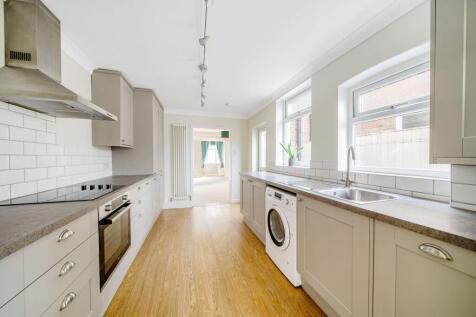 St. Lukes Road, Old Windsor, SL4