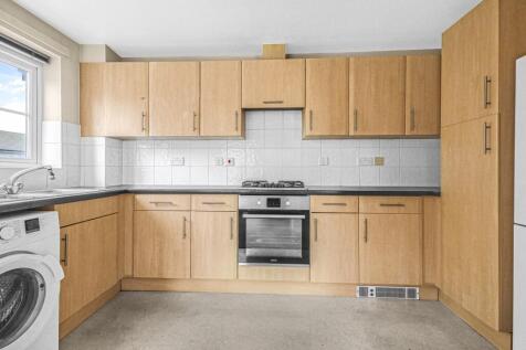 St Francis Close, Crowthorne