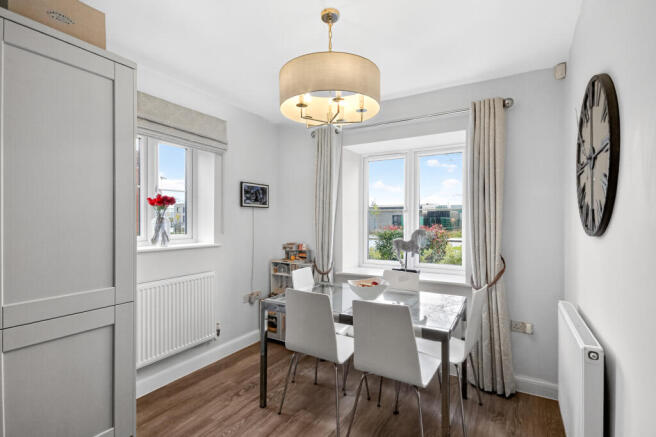 1equestraincourtlarge8