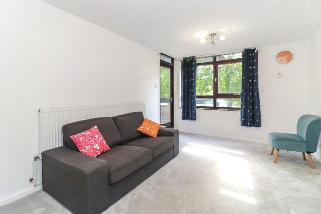 Sitting/dining room