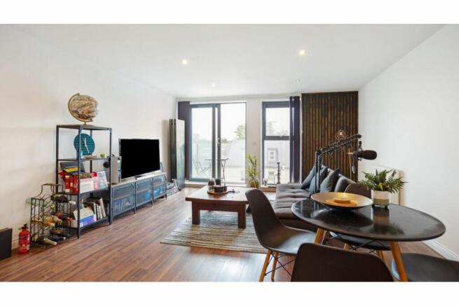 Lounge / Kitchen