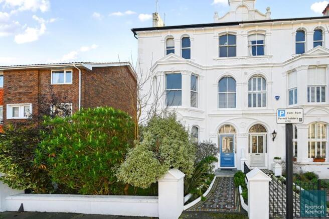 Flt 2, Westbourne Villas, BN3 (2).jpg