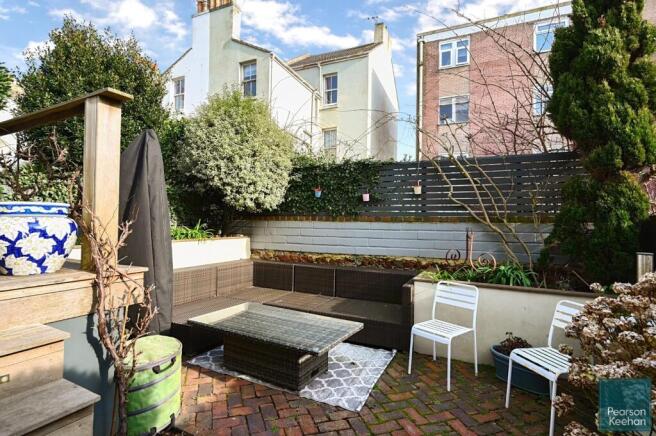 32 Eaton Place, BN2 1EG (4).jpg