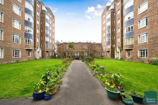 80 Harewood Court BN3 (19).jpg